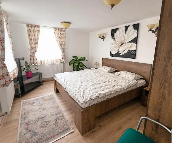 度假居 Zur Krone - 1 *